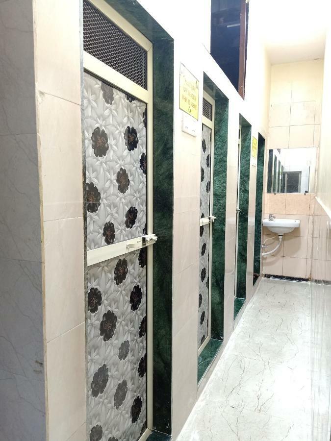 Mabrook Dormitory Mumbai Bagian luar foto